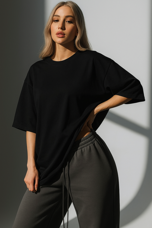 LUCKY CATWOMAN OVERSIZED BLACK GRAPHIC T-SHIRT – ANIME STREETWEAR FASHION